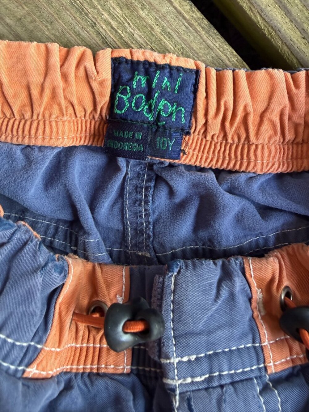 Mini Boden size 10Y cargo shorts in a blue and orange color - Picture 2 of 3